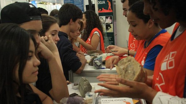 Feira USP e as Profissões 2023 | USP e as Profissões OFICINAS PARA UNIVERSITÁRIOS EM PROCESSO DE REESCOLHA DE CURSO